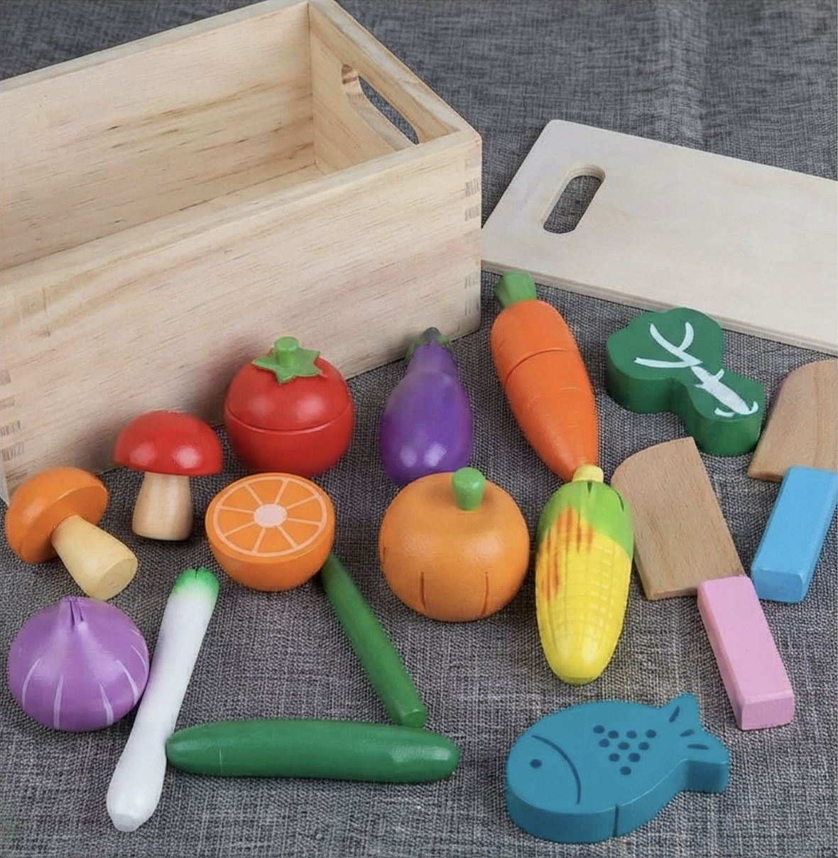 Huacal de verduras y alimetos de madera para cortar